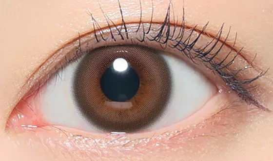 レヴィア ワンデー ハグミー 着用画像